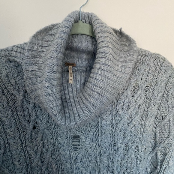 Free People Distressed Complex Cable Turtleneck Size XS - Picture 5 of 5